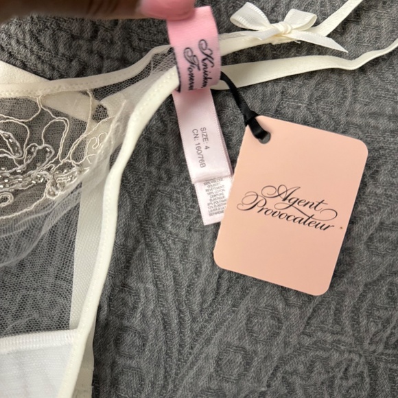 Agent Provocateur Lindie Set 36DD, 4 - Picture 2 of 3